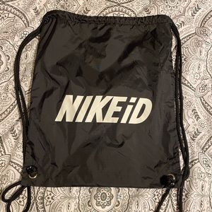 Nike drawstring bag